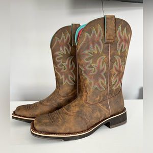 Woman’s Ariat cowboy boots